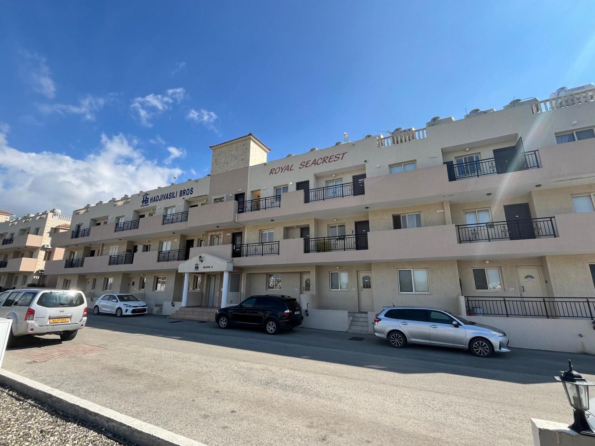 Royal Seacrest Residence Paphos Exterior foto